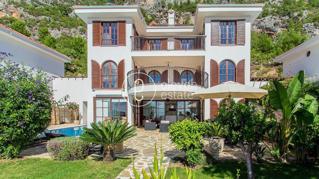 Villa for sale in Alanya with private pool
